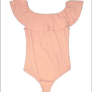 NWT Kendall & Kylie for PACSUN Pink Ruffle Bodysuit S